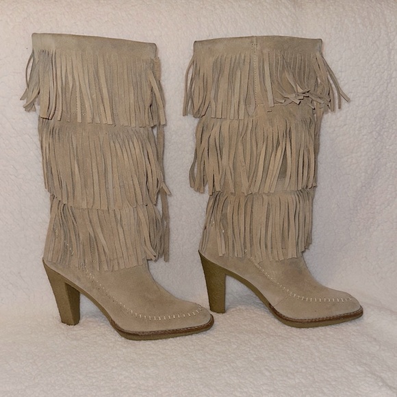 MICHAEL KORS Sueded Leather 3 layer Fringe Boots Size 9 Slid on 4 1/2 inch Heel. - Picture 2 of 14